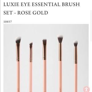 LUXIE brushes